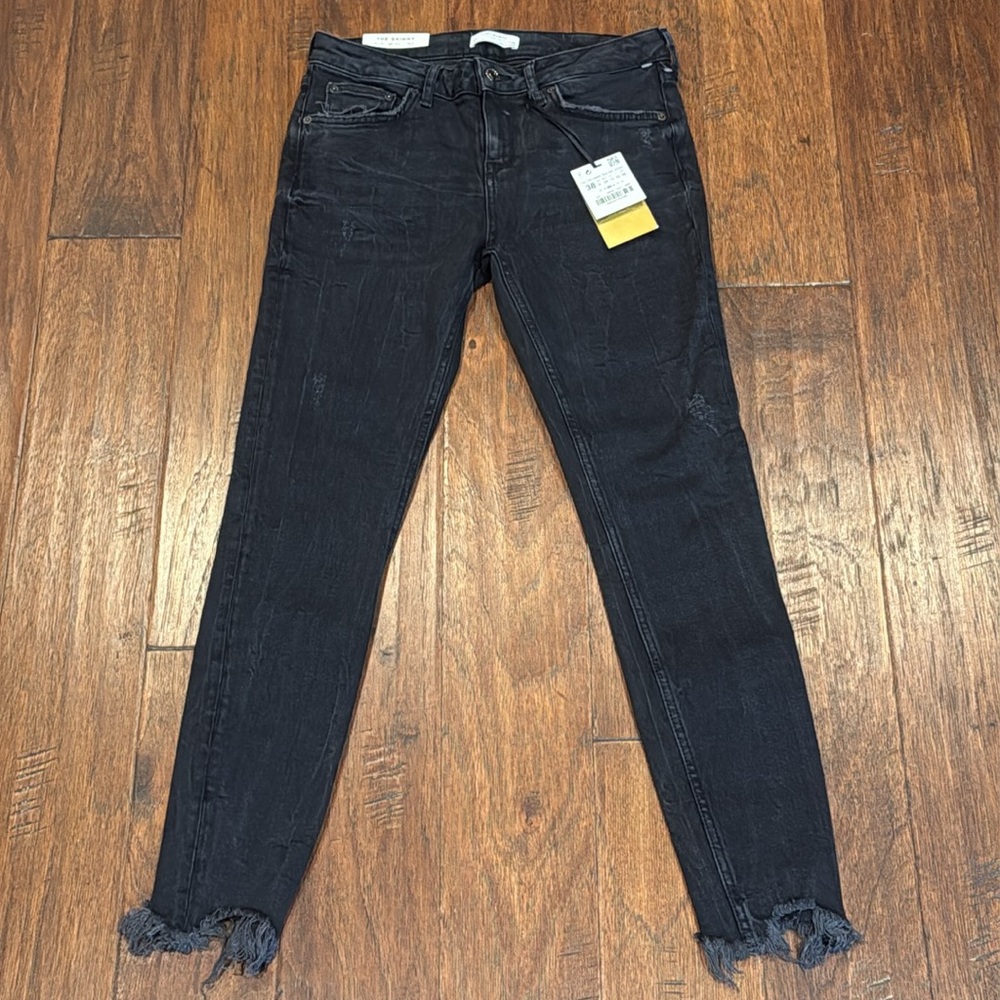 Zara Charcoal Skinny Jeans with Distressed Hem
